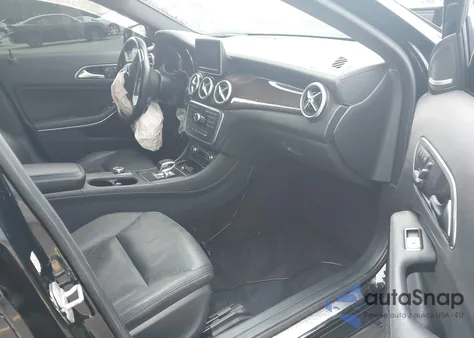 2015 Mercedes-Benz Gla 45 Amg 4Matic z USA, uszkodzony, nr VIN WDDTG5CB0FJ046116